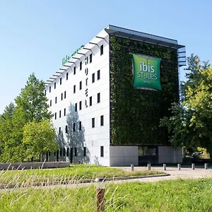 Ibis Styles Romans-valence Gare Tgv 3*, Alixan Frankrijk